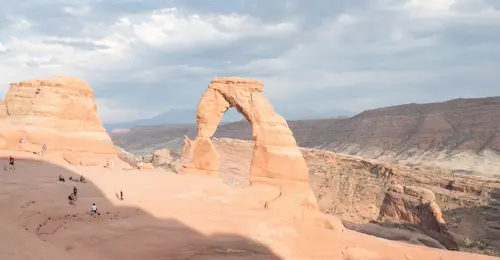 الإضاءة غير متناسقة هو توزيع عير مناسب للإضاءة في جميع أجزاء الصورة مثل الجزء الخلفي والأمامي للصورة